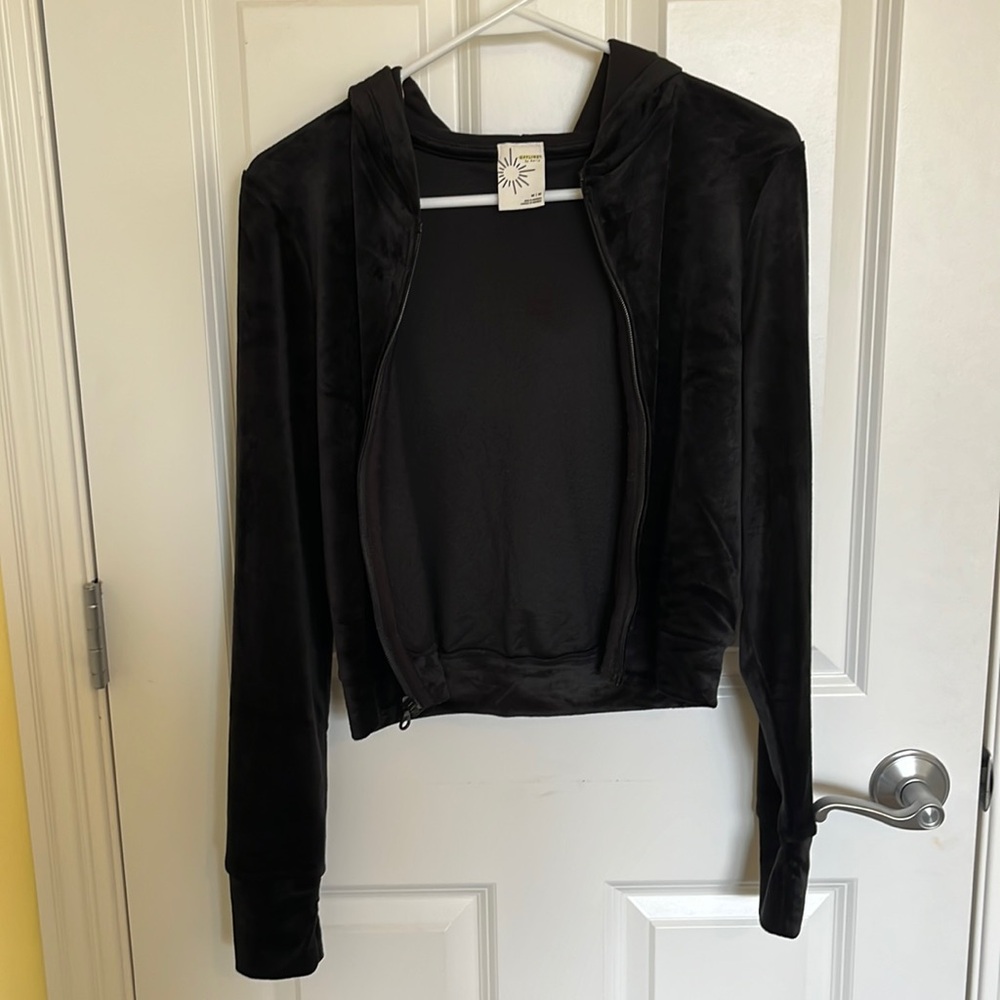 Cropped Velvet Hoodie